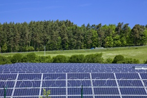 太陽光発電の後進国になった日本